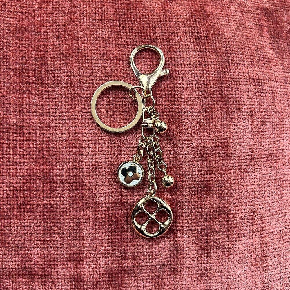 New GOLD CLOVER Bag Charm White and Gold Tone ☸